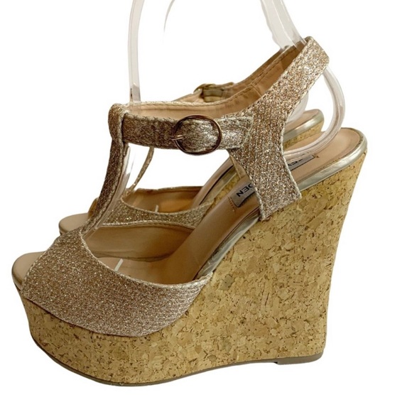 Steve Madden Wedge Cork Metallic Shimmer Strappy Sandal Gold Size 6 - Picture 3 of 3